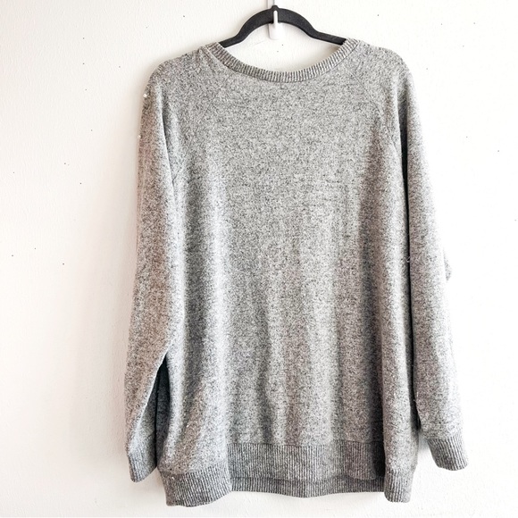Torrid Sweater Gray w/ Pearls at Neck Super Soft Plush Crew Neck Knit Sz 1X (1) - Picture 13 of 15